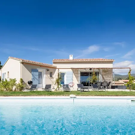 Holiday home Piscine Chauffee, 5min Du Village Et Climatisation